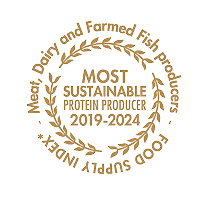 Złota odznaka „Most Sustainable Protein Producer 2019-2024” w formie wieńca laurowego.